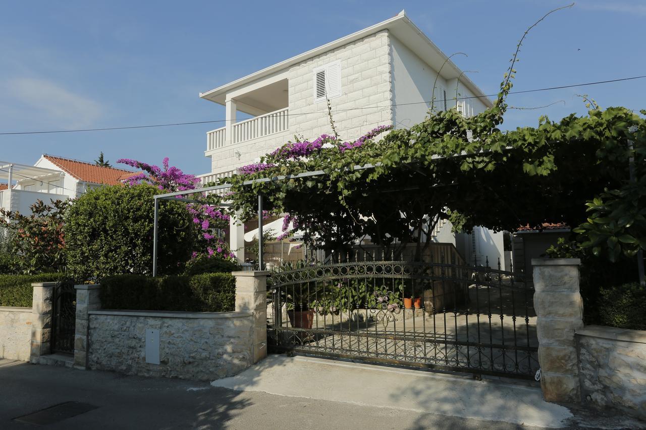 Apartments Marino Supetar Ngoại thất bức ảnh