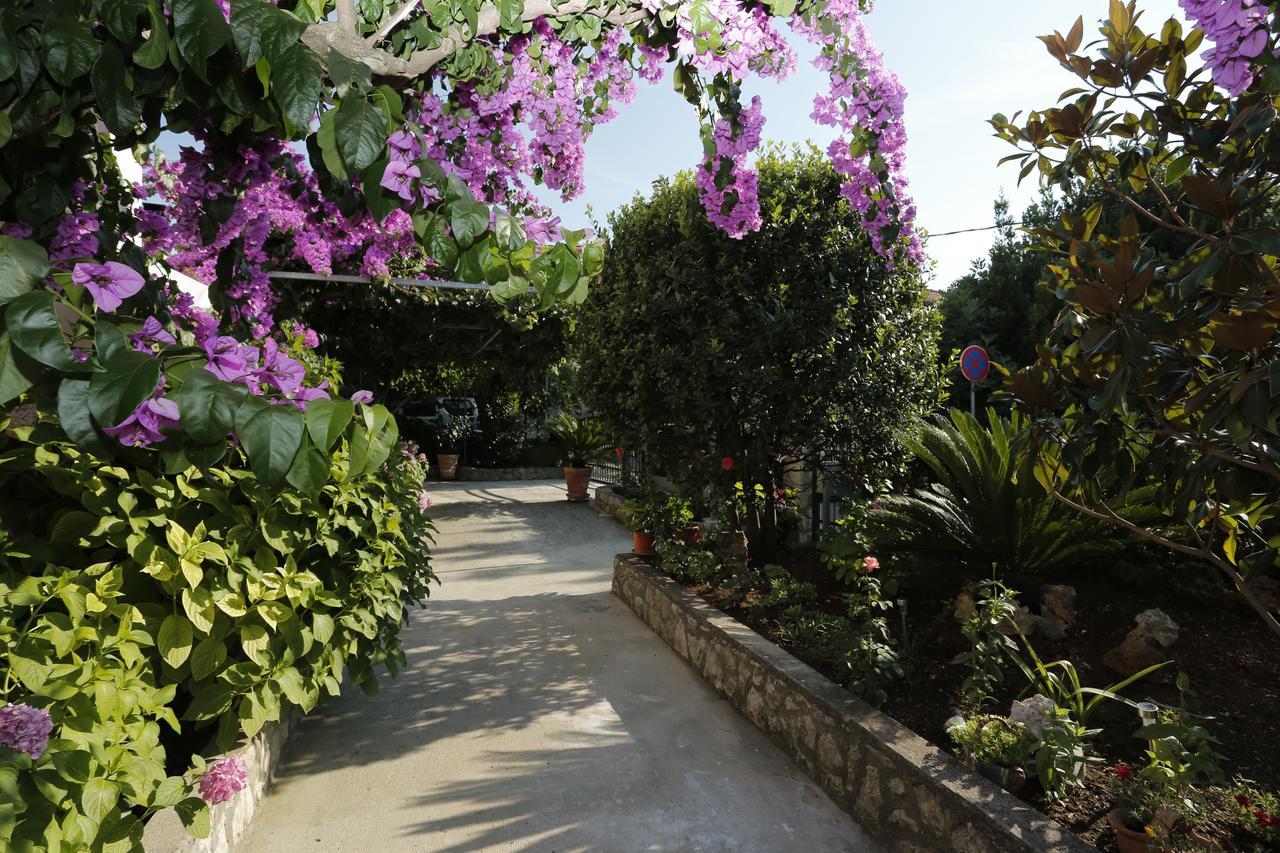 Apartments Marino Supetar Ngoại thất bức ảnh
