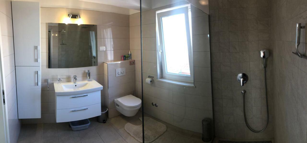 Apartments Marino Supetar Ngoại thất bức ảnh